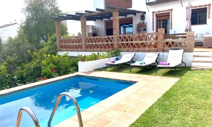 Gaucín Cabaña | Casa con piscina, terraza y chimenea en Gaucín