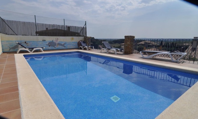 L'Escala Villa | Casa con piscina privada , wifi, barbacoa