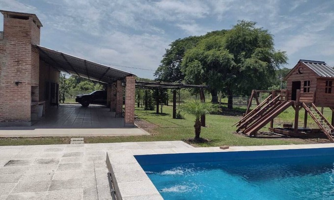 Colonia Benítez Casa | Casa con pileta parrilla y más