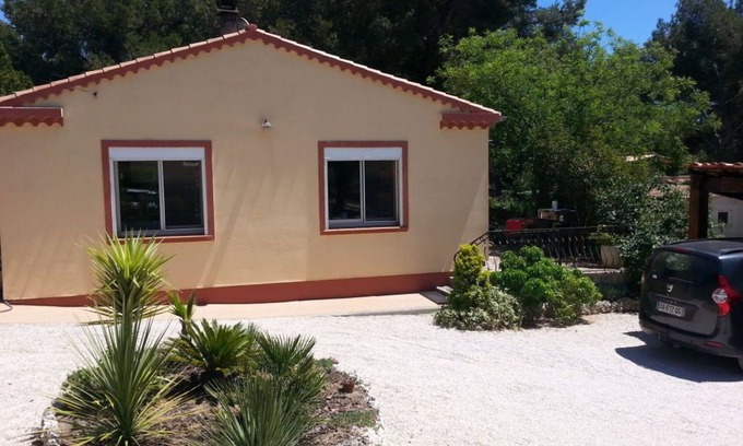 Martigues Casa | House with swimming pool in the pines 500M from the sea