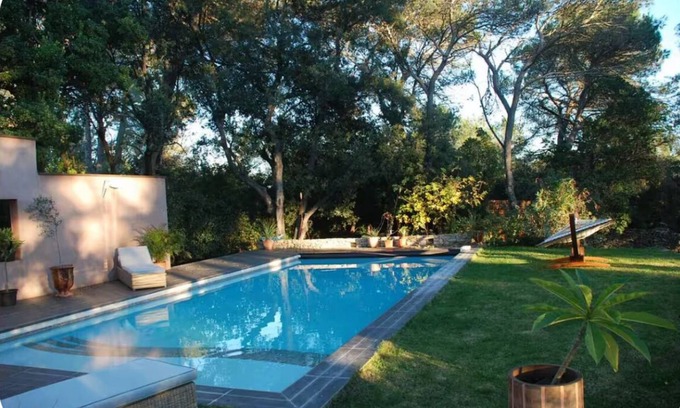 Les 3 Ponts Casa | House with swimming pool and outbuilding