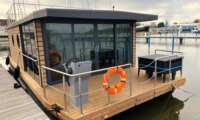 Barth Alquiler De Eote | Houseboat Fjord Vineta with bio sauna and roof terrace in Barth