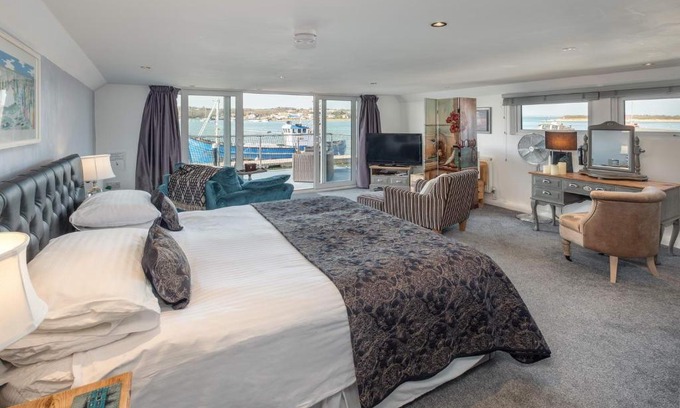 Ryde Cama Y Desayuno | Houseboat Harbourside View
