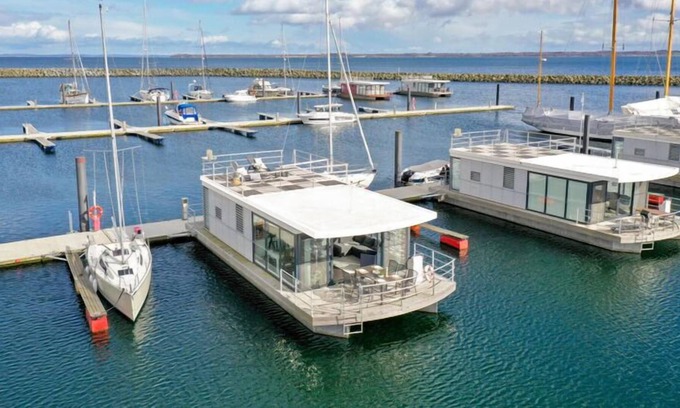 Tarnewitz Alquiler De Eote | Houseboat in Boltenhagen with terrace