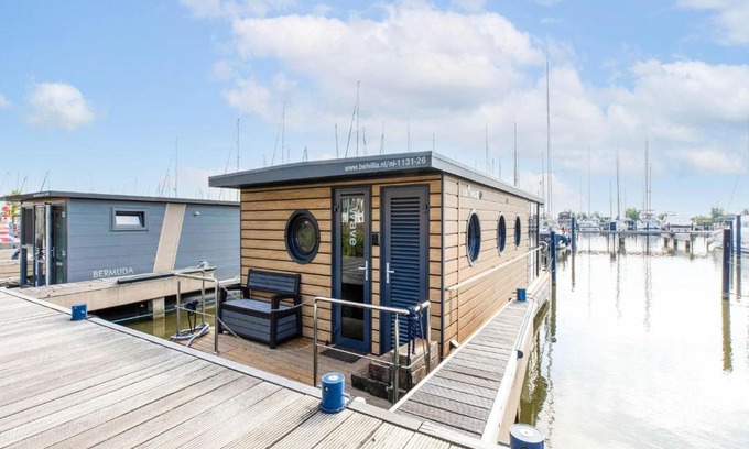 Volendam Alquiler De Eote | Houseboat in Volendam Marina