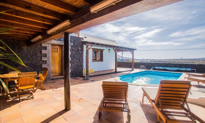San Bartolome Casa | Casas y villas Juan y Juani lanzarote piscina, Wifi Gratis y mucha tranquilidad2