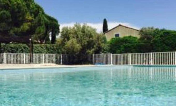 Merindol Condominio | Housing in condominium with swimming pool