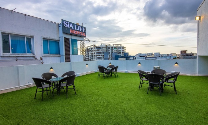 Kondapur Hotel | Housr 50 Luxury Rooms Near Cyber Tower