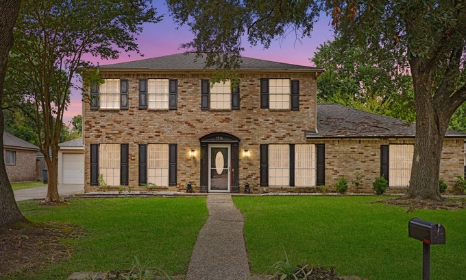 Ponderosa Forest Casa | Houston Escape w/Movie Room, Game Fun & Hot Tub , 15 Min IAH