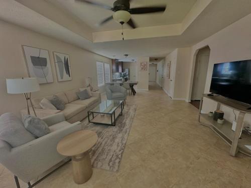 Southbelt/Ellington Casa | Houston home near the Hobby Airport