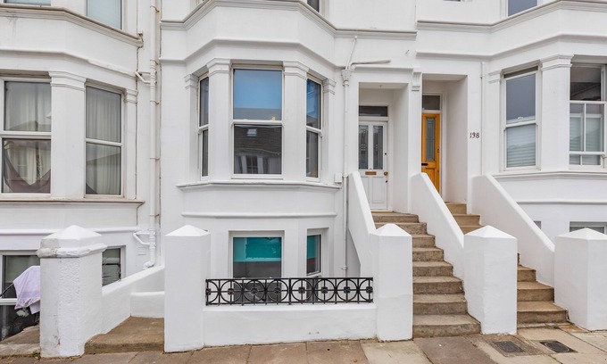 Hove Casa | Hove Actually House | By My Getaways