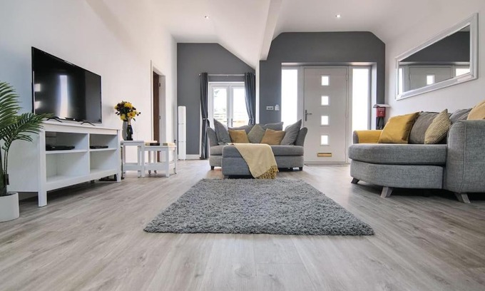 York Casa | Hoxne Cottages - Rose Cottage with private hot tub