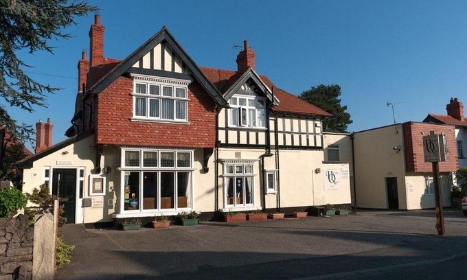 Prestatyn Hotel | HQ Pencadlys
