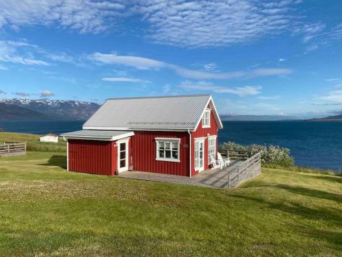 Hrisey Island Casa | Hrisey cottage, hot tub and amazing view