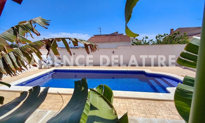 Peñíscola Chalet De Esquí | Villa privada con piscina, 3 dormitorios + 2 baños