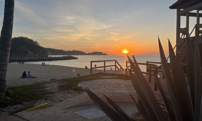 Playa Chahué Condominio | Huatulco Beach Front - 2 BR Condo with Views of the Pacific