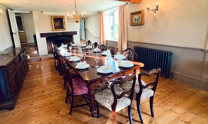 Goring Casa | Huckleberry farm - Pet friendly farmhouse