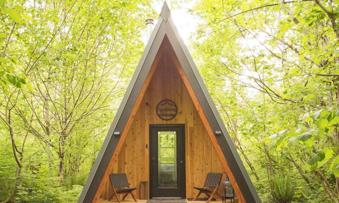 Gold Bar Cabina | Huckleberry Hideaway Luxury Off-Grid Glamping near Gold Bar, WA