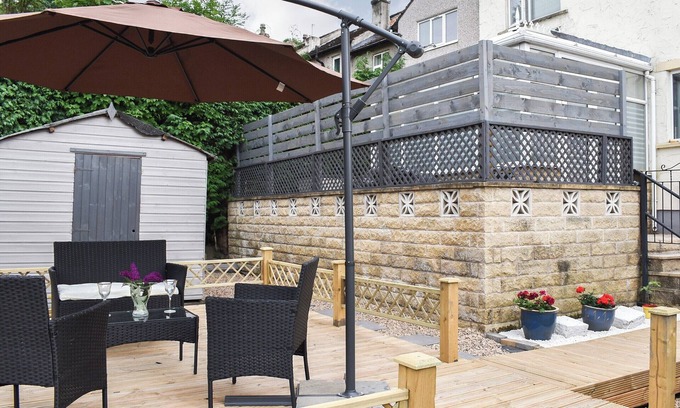 Huddersfield Cabaña | Huddersfield House, Wood View