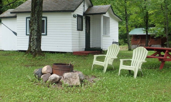 Manitoulin District Cabaña | Hudson Bay Cottage 8