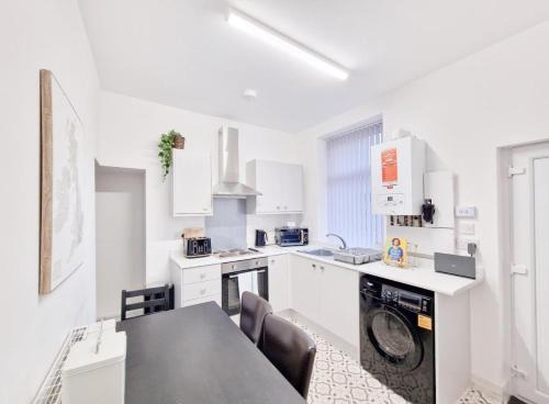 Burnley Casa | Hudson House Burnley 3 Ensuite Rooms Available