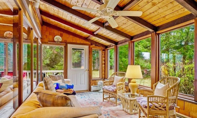 Valatie Casa | Hudson Valley 10 Bedroom Compound with pond and tennis court