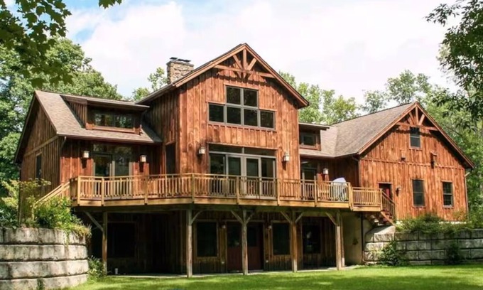 Niverville Casa | Hudson Valley Lakefront Gem: 6 Bedrooms & Private Waterfront