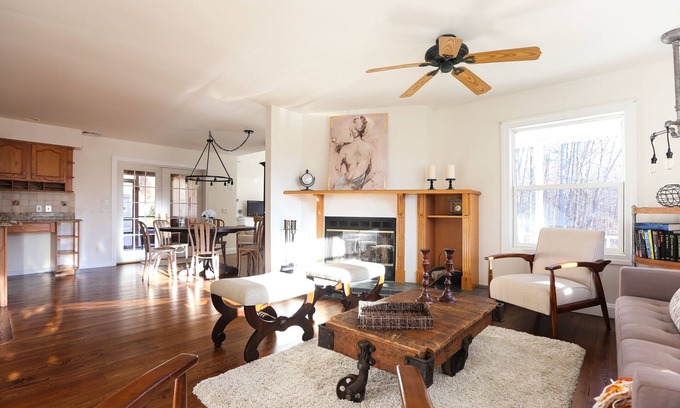 Stone Ridge Casa | Hudson Valley Retreat con piscina climatizada y jacuzzi