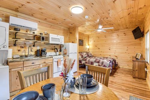 Beattyville Apartamento | Hudsons Hideaway Cabin on Creek in Beattyville!