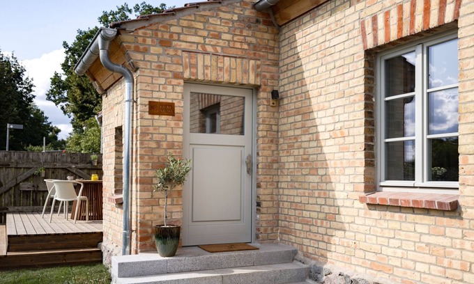 Wustrow Apartamento | Hufe 9 Ferienwohnung Gute Stube - direkt am See!