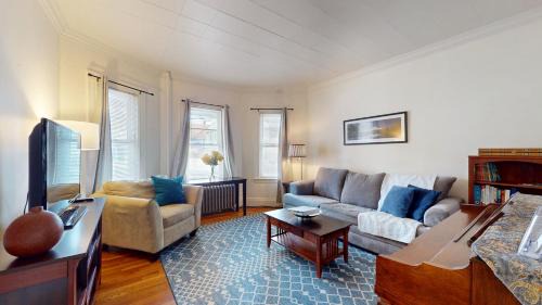 North Cambridge Casa | Huge 2 Bed, 2 Baths, Harvard, Porter Davis Sq