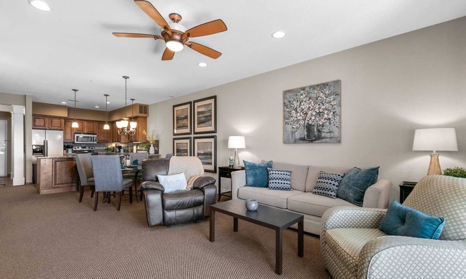 Branson Condominio | Huge 2 Bedroom Condo - Pets, Elevator, Close to Rec-Plex and Branson Hills | 1405