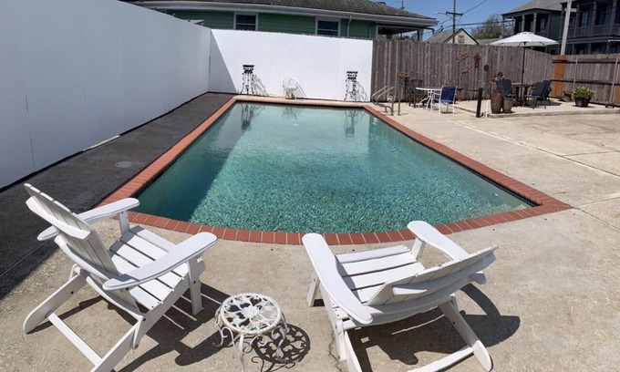 Bywater Apartamento | Huge 2nd Floor Furnished Apt in Historic Bywater House 30 day rentals only
