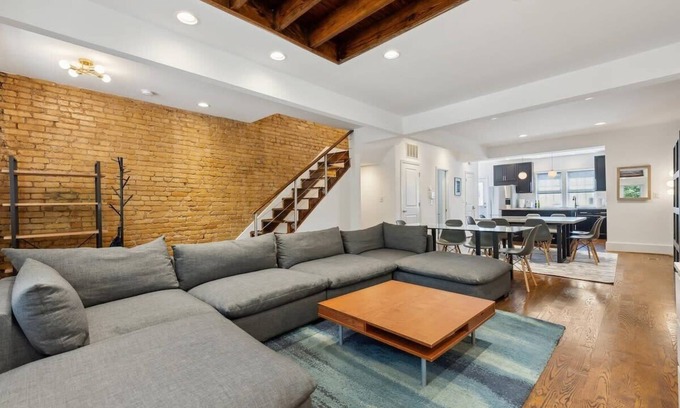 Petworth Casa | Huge 6 Queen Bed home with two decks & Parking