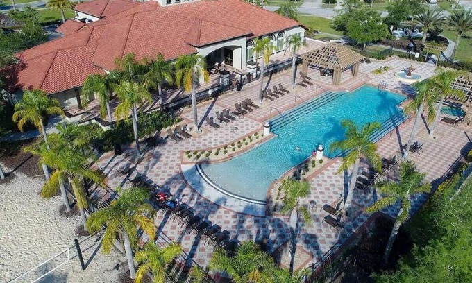 Bellavida Villa | Huge 6Br 6Bath Villa & Private pool Min to Disney