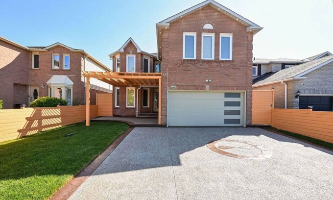 Lisgar Casa | Huge 7BDRM Home in Mississauga!
