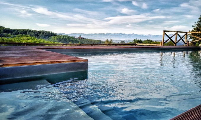 Novello Casa | Casa de campo totalmente renovada con piscina entre las viñas de Barolo