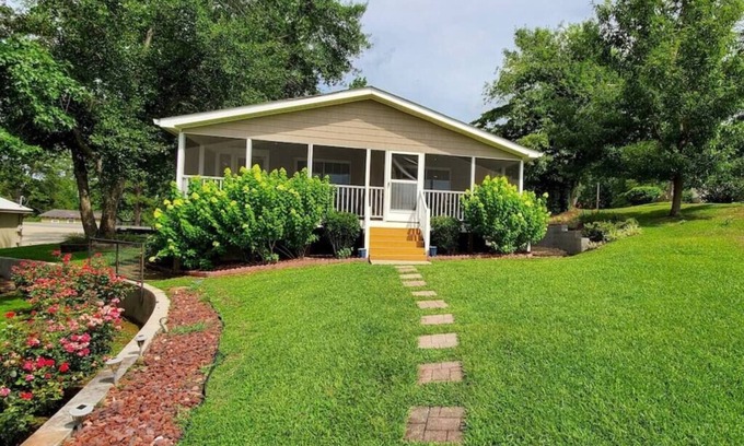 Jacksons' Gap Casa | Huge Boathouse, Screened Porch, Firepit, 3 King Beds