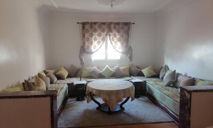 Larache Apartamento | Huge Cozy Apartment