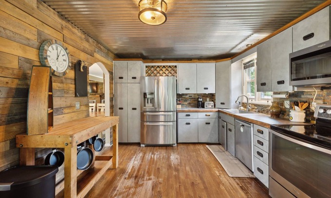 Nashville Casa | Huge Family Wildlife Retreat Close to the Lake
