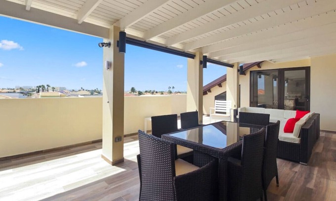 Gold Coast Apartamento | Huge & Gorgeous 8BR Villa in Luxury Resort at Oro by Bocobay