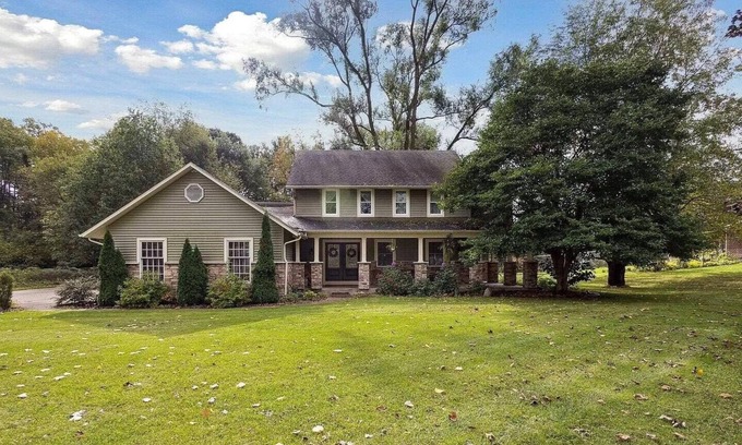 South Bend Casa | Huge Home and Yard Perfect For Groups & Families!