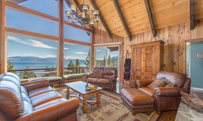 Meeks Bay Casa | Gran Logia con impresionantes vistas al lago