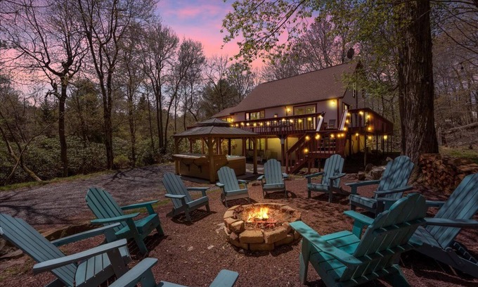 Lake Harmony Estates Casa | Huge Hot Tub - Game Room