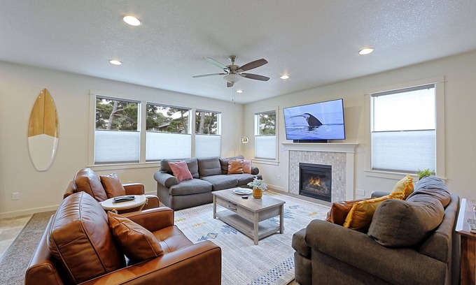 Rockaway Beach Casa | Huge hot tub, steps to beach, dog friendly, fire pit!