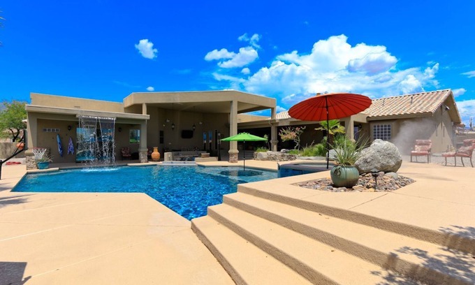 Lake Havasu City Casa | Huge Resort Style Home in Lake Havasu