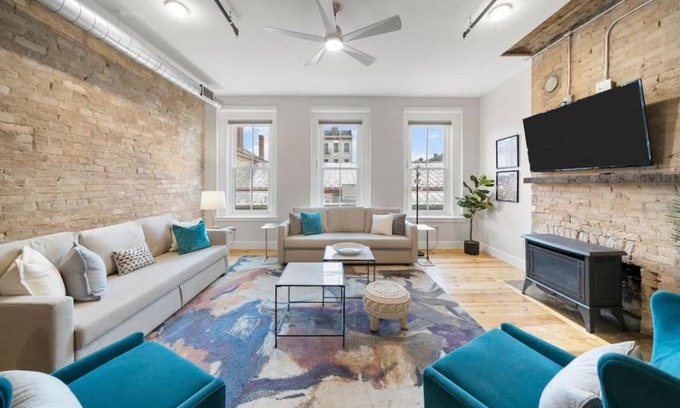 Over-the-Rhine Casa | Huge Retrea w Rooftop Deck Stay At Farmers Market