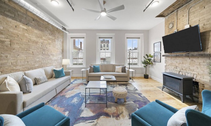 Over-the-Rhine Casa | Huge Retreat| Rooftop Deck| Stay At Findlay Market