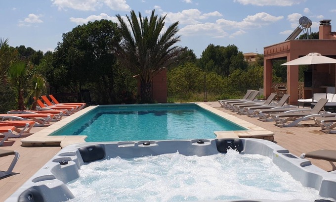 L'Ametlla de Mar Villa | Villa XXL, 13 habitaciones, 8 baños, capacidad para 38 personas.