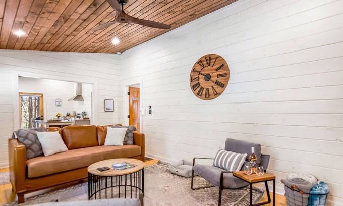 Ellijay Cabina | Huge yard | Pool Table | Hot Tub